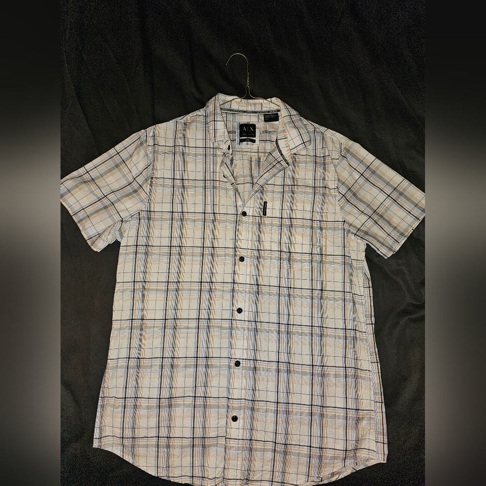 Armani exchange button down short sleeved collared shirt. Slim fit Large